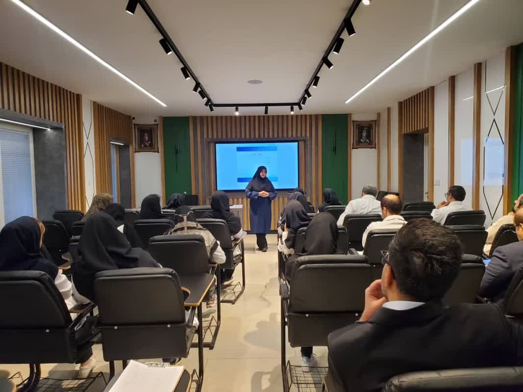 برگزاری کارگاه طرح های اثرگذار مربوط به فعالیت‌های پژوهشی ترجمان دانش در مرکز پژوهش‌های بالینی بیمارستان فیروزآبادی